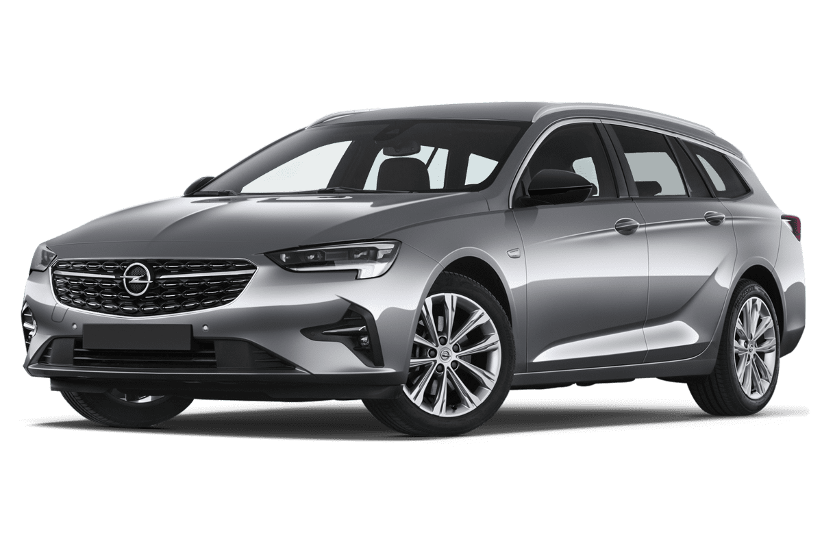 Tiefe, schräge Heckansicht eines Opel Insignia Sports Tourer, freigestellt