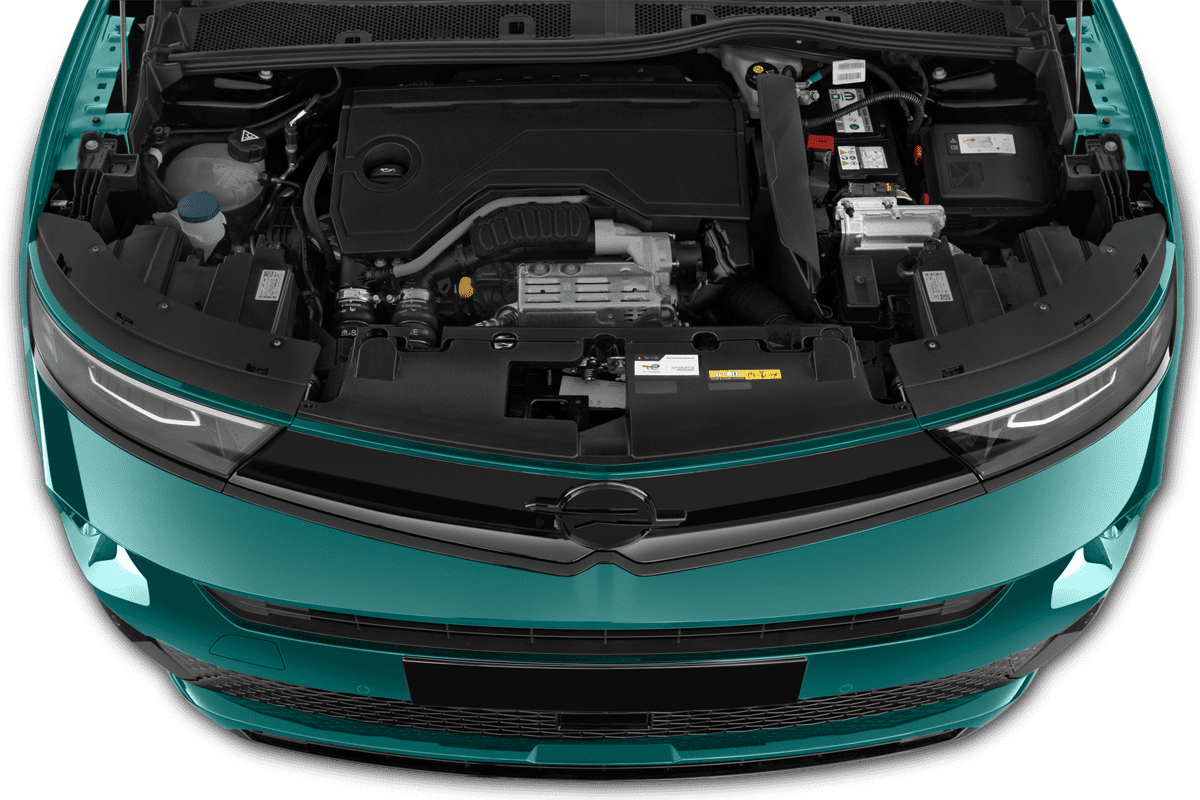 Motorraum eines Opel Mokka