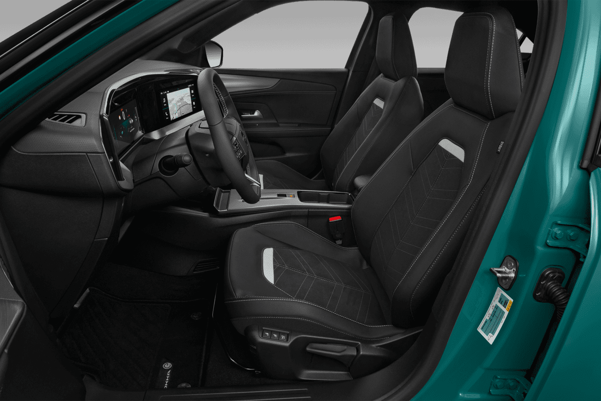 Vordersitze eines Opel Mokka Electric