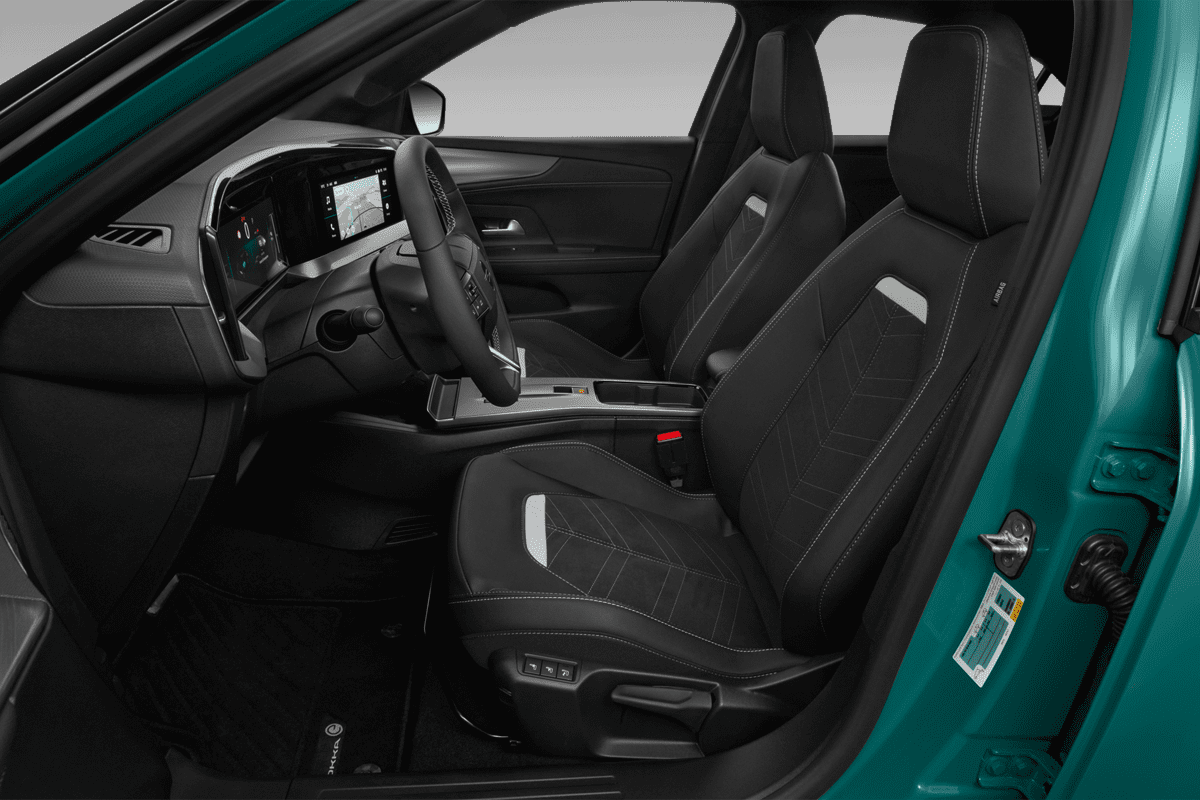 Vordersitze eines Opel Mokka Electric