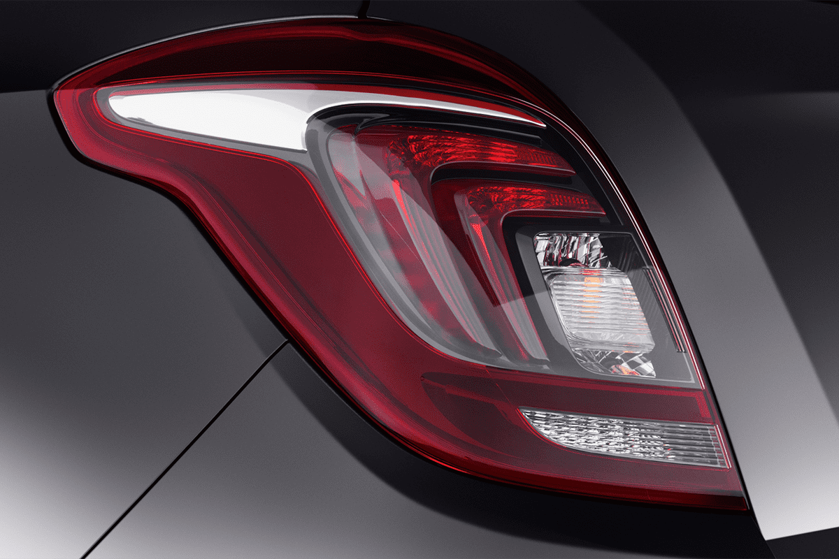 Heckleuchten eines Opel Mokka X LPG