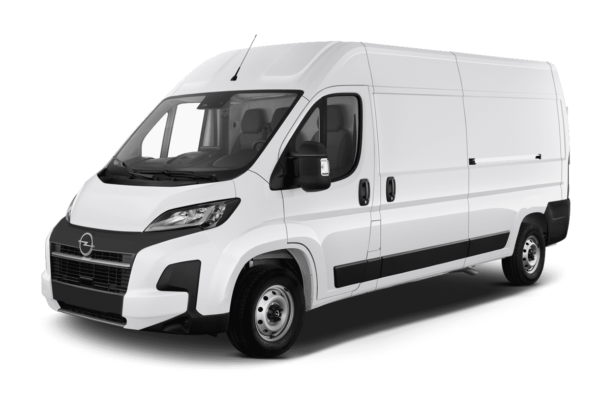 Schräge Frontansicht eines Opel Movano Kastenwagen, freigestellt