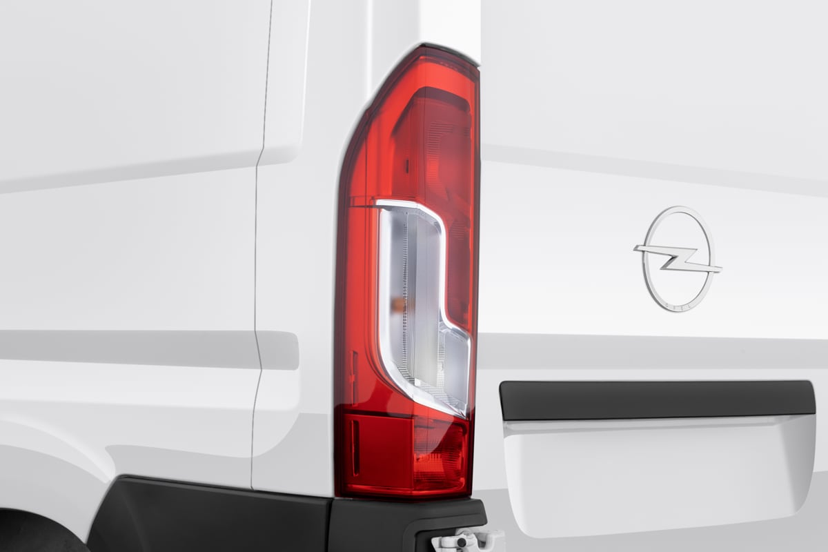 Heckleuchten eines Opel Movano Kastenwagen