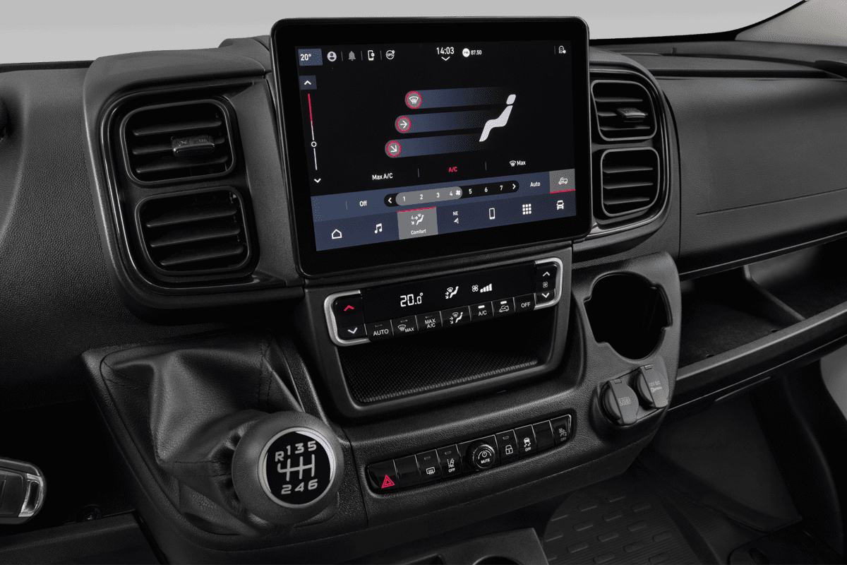 Klimasteuerung eines Opel Movano Kastenwagen