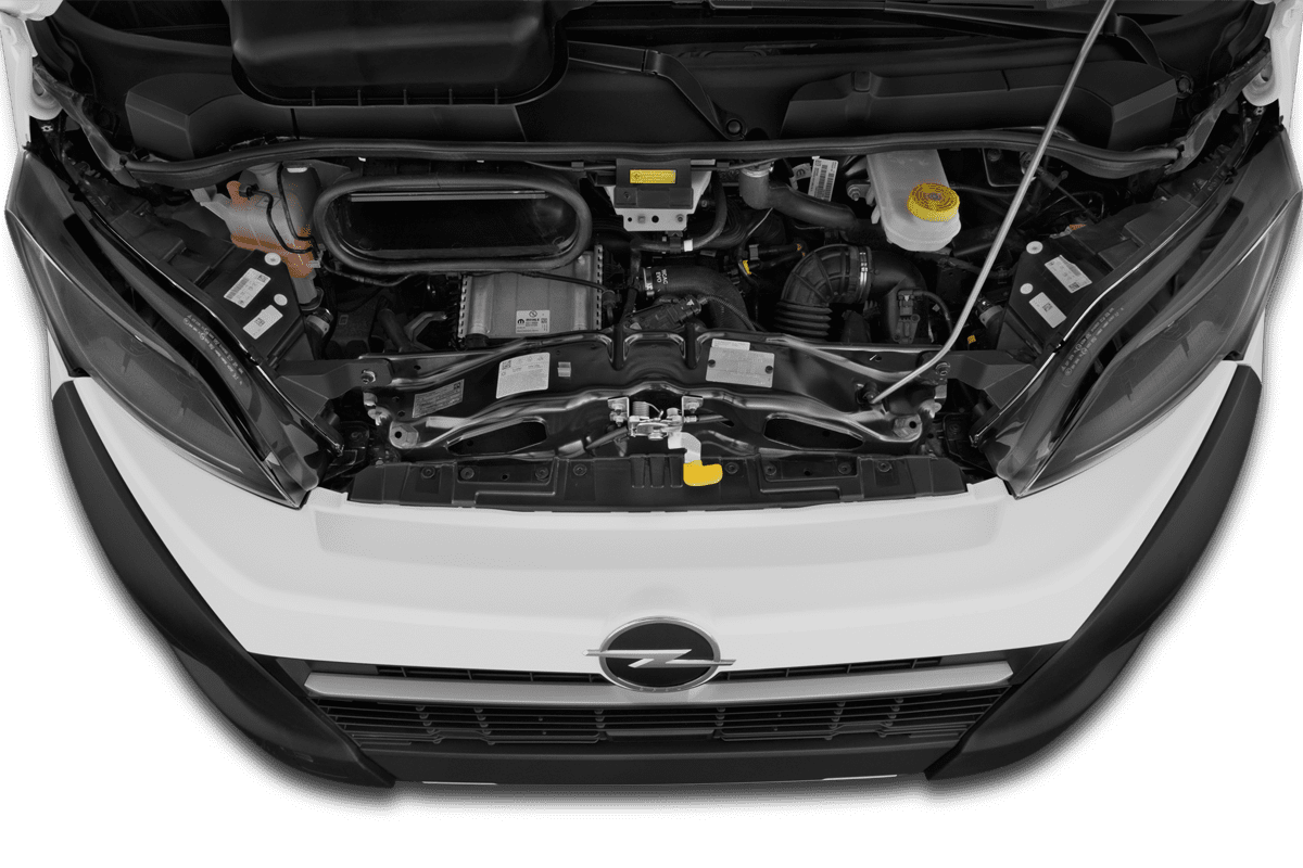 Motorraum eines Opel Movano Normal Paketwagen
