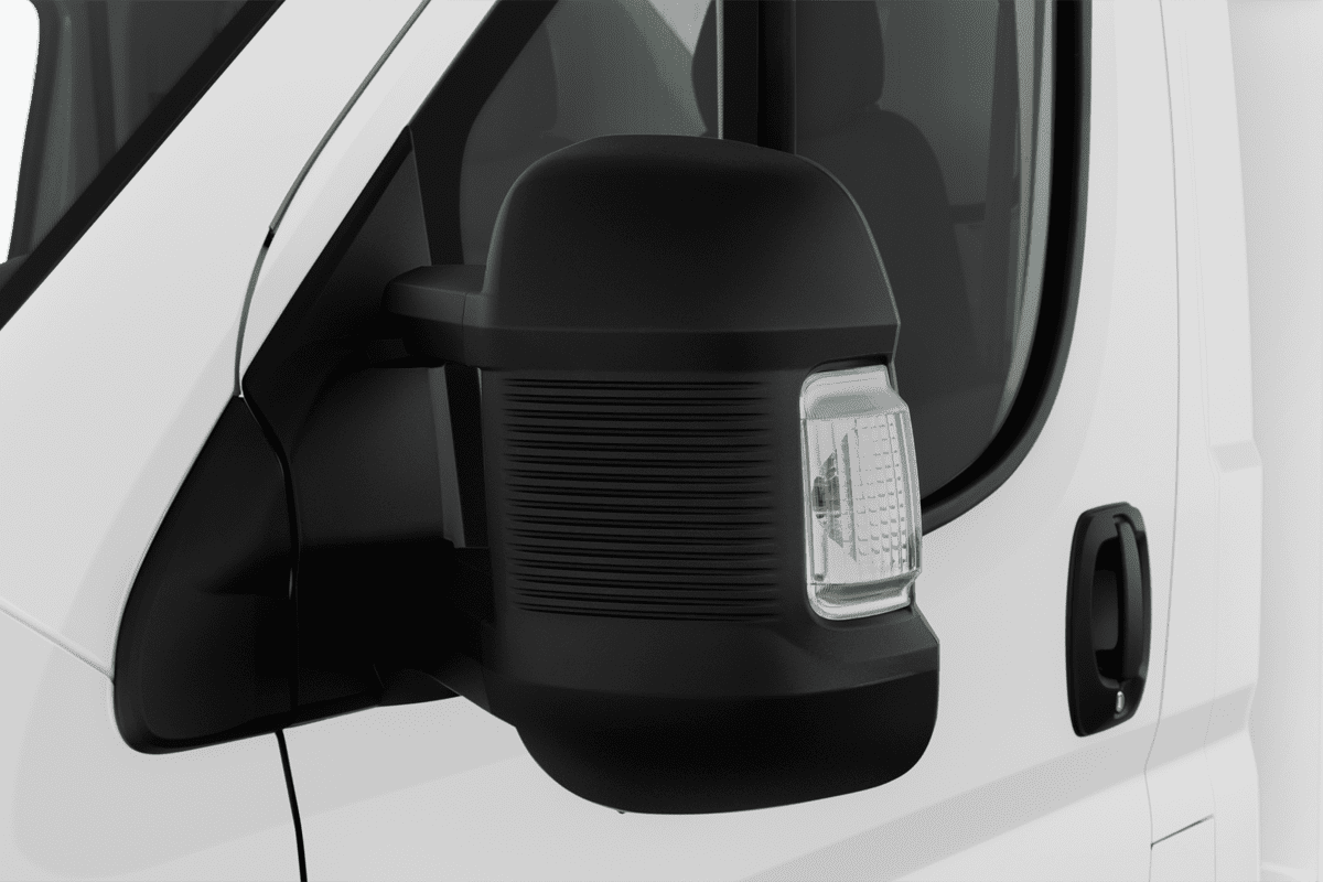 Rückspiegel eines Opel Movano Normal Paketwagen