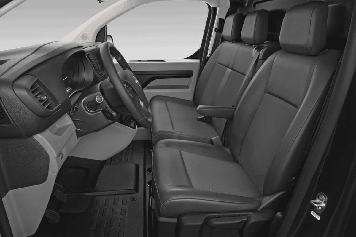 Vordersitze eines Opel Vivaro Kastenwagen