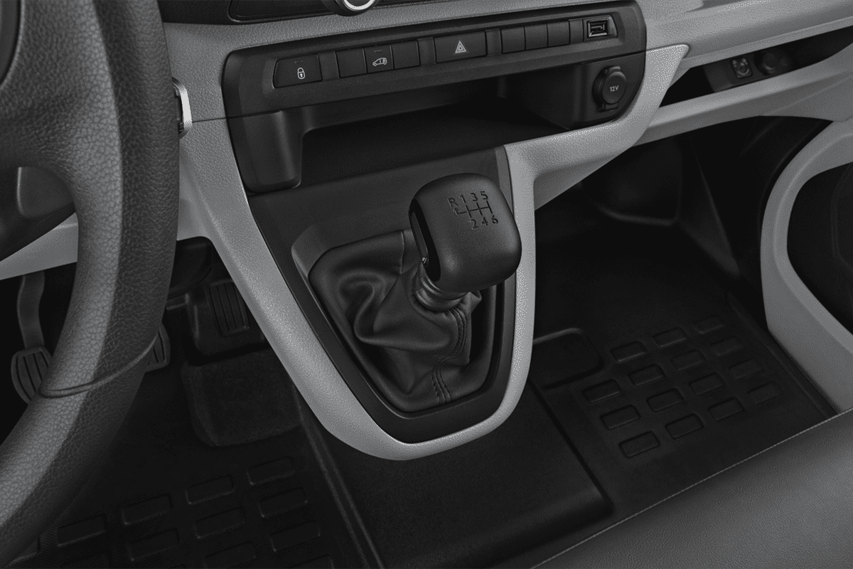 Schaltknüppel eines Opel Vivaro Kastenwagen