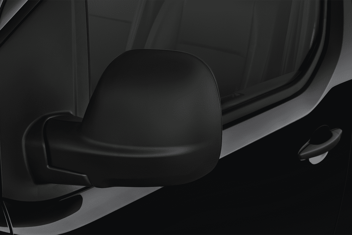 Rückspiegel eines Opel Vivaro Kastenwagen