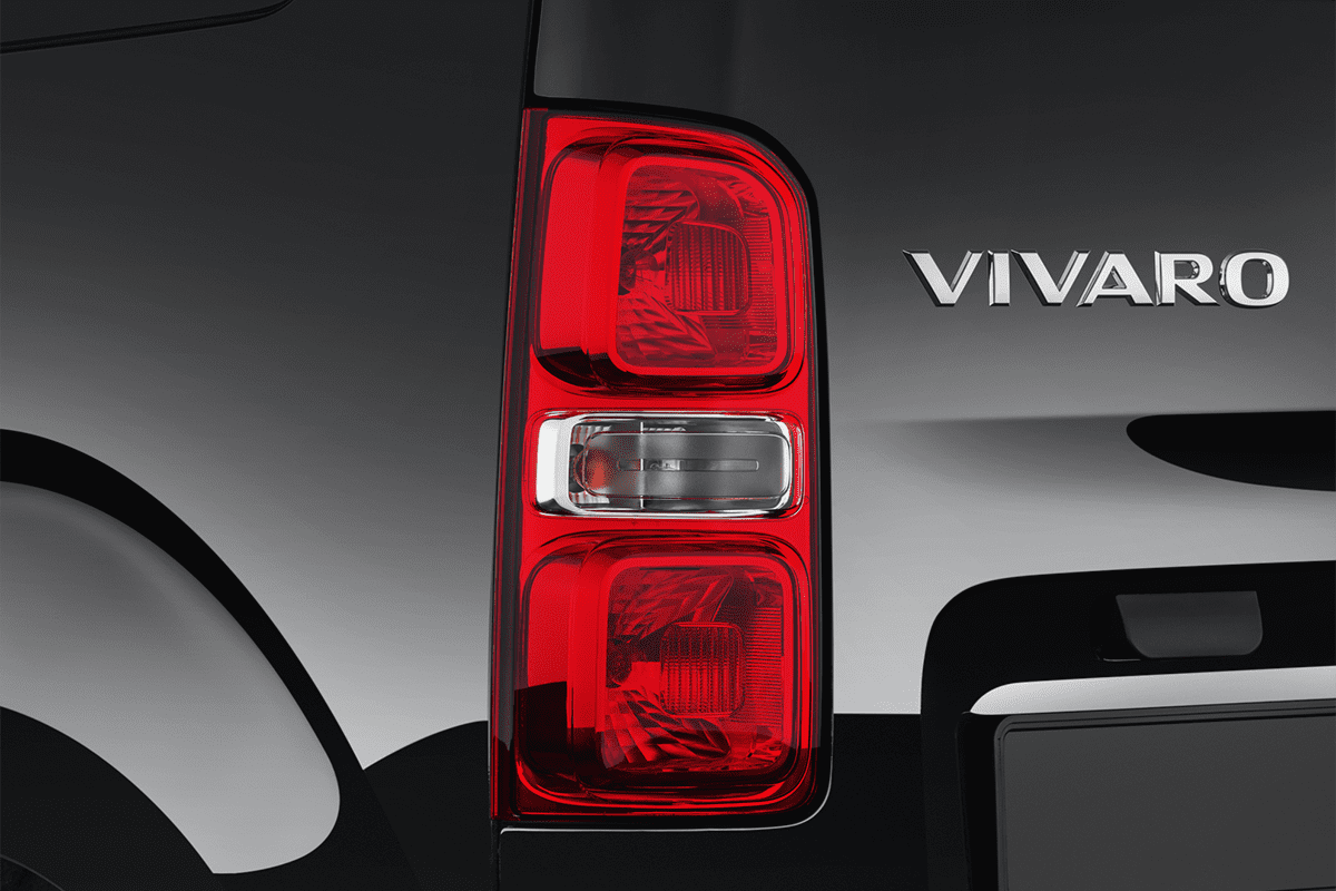 Heckleuchten eines Opel Vivaro Kastenwagen
