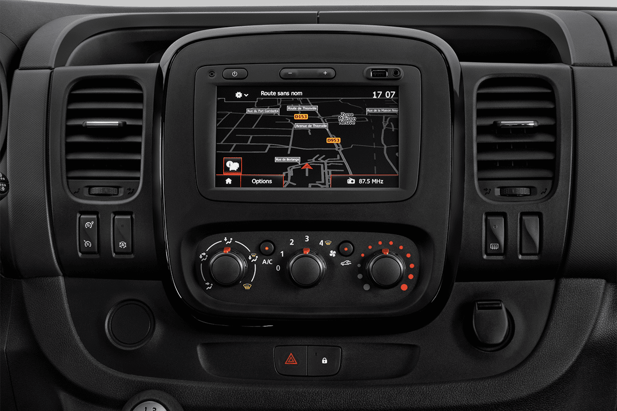 Mittelkonsole eines Opel Vivaro Kombi