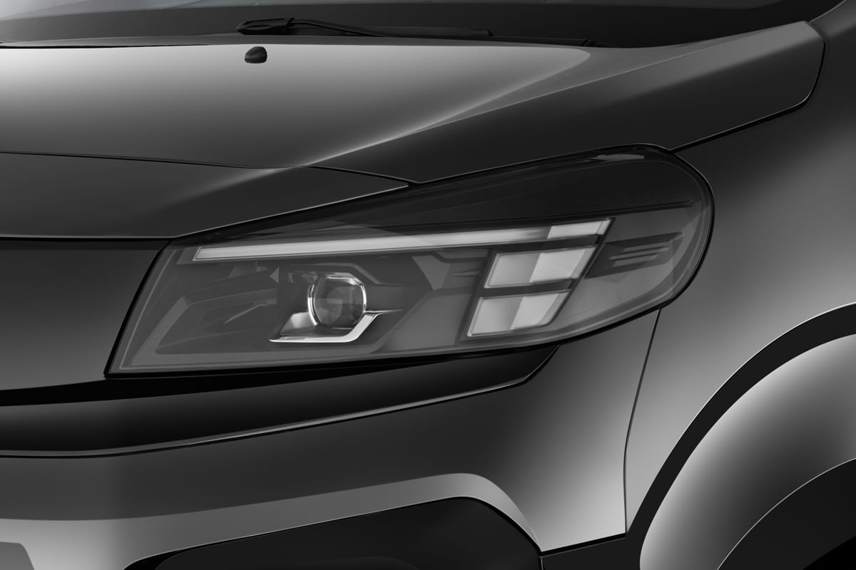 Frontscheinwerfer eines Opel Vivaro Doppelkabine Kastenwagen