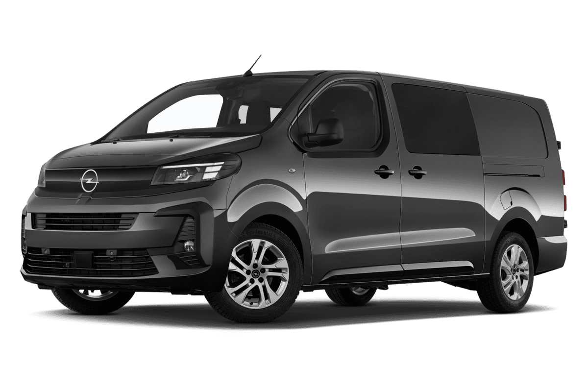 Tiefe, schräge Heckansicht eines Opel Vivaro Doppelkabine Kastenwagen , freigestellt