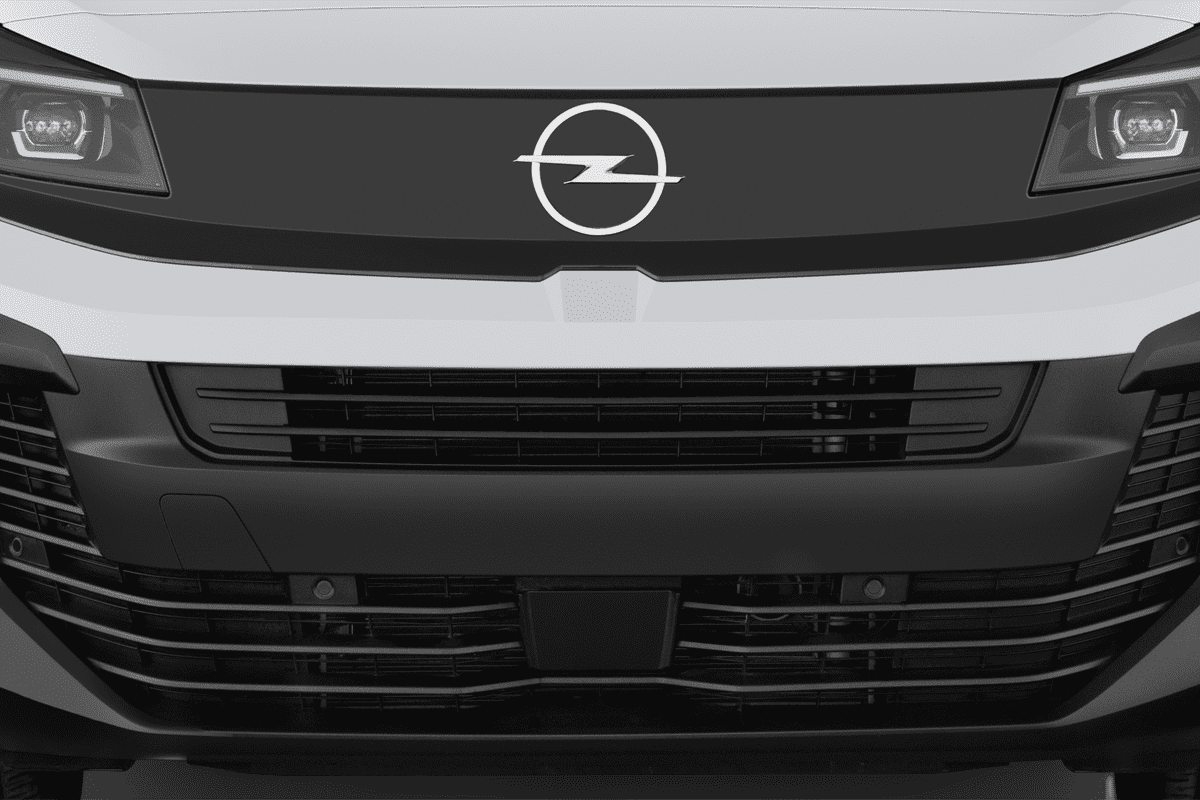 Kühlergrill eines Opel Vivaro-e Kastenwagen 