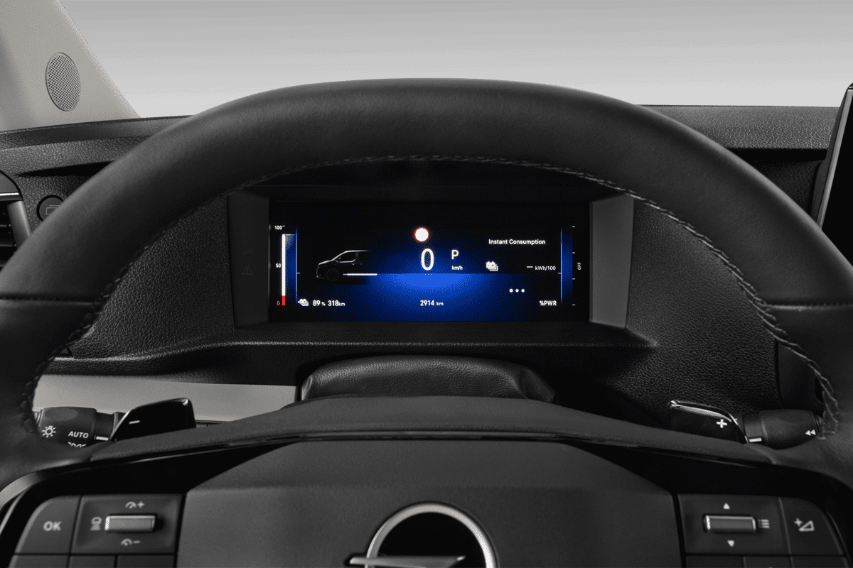 Kombiinstrument eines Opel Vivaro-e Kastenwagen 