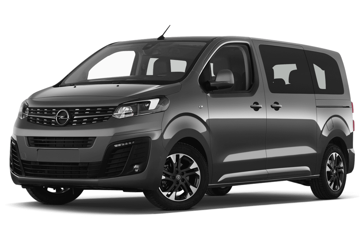 Tiefe, schräge Heckansicht eines Opel Zafira Life, freigestellt