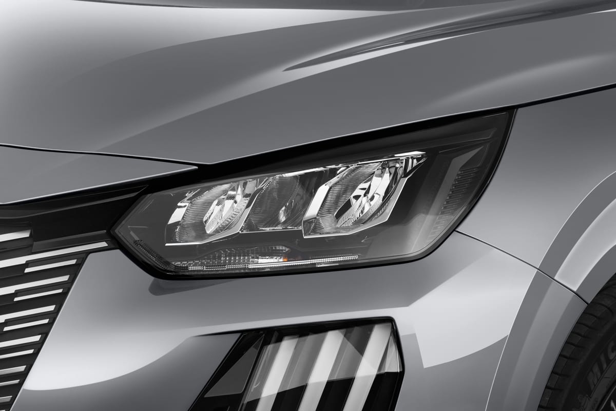 Frontscheinwerfer eines Peugeot 208 Hybrid