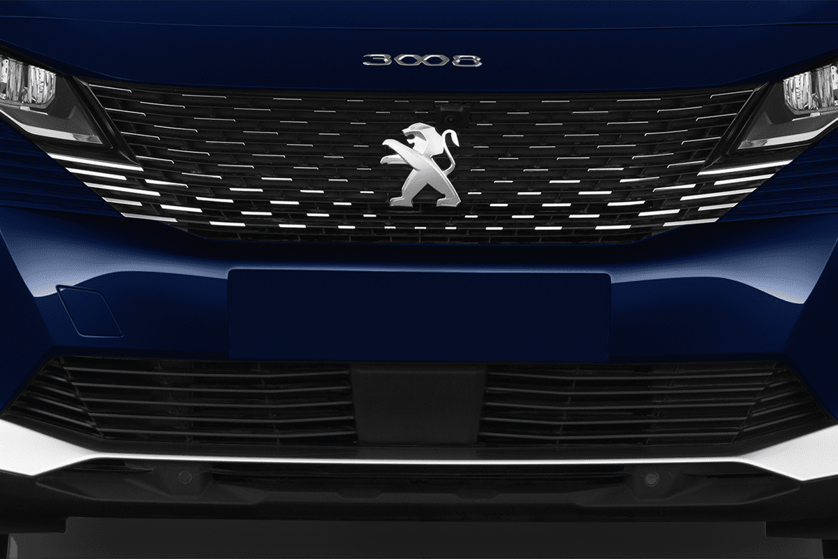 Kühlergrill eines Peugeot 3008 Roadtrip Plug-In-Hybrid
