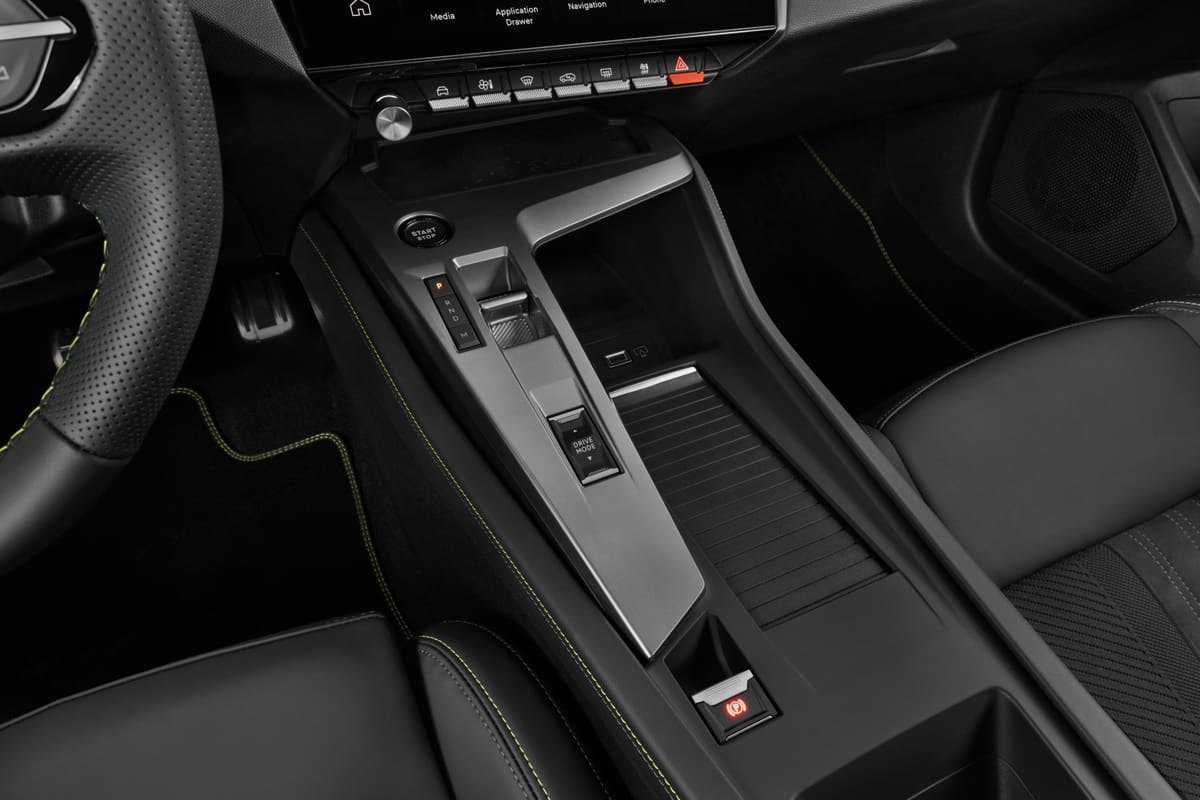Schaltknüppel eines Peugeot 308 Plug-In-Hybrid