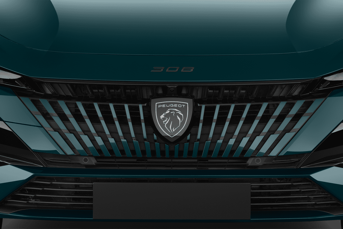 Kühlergrill eines Peugeot 308 Plug-In-Hybrid