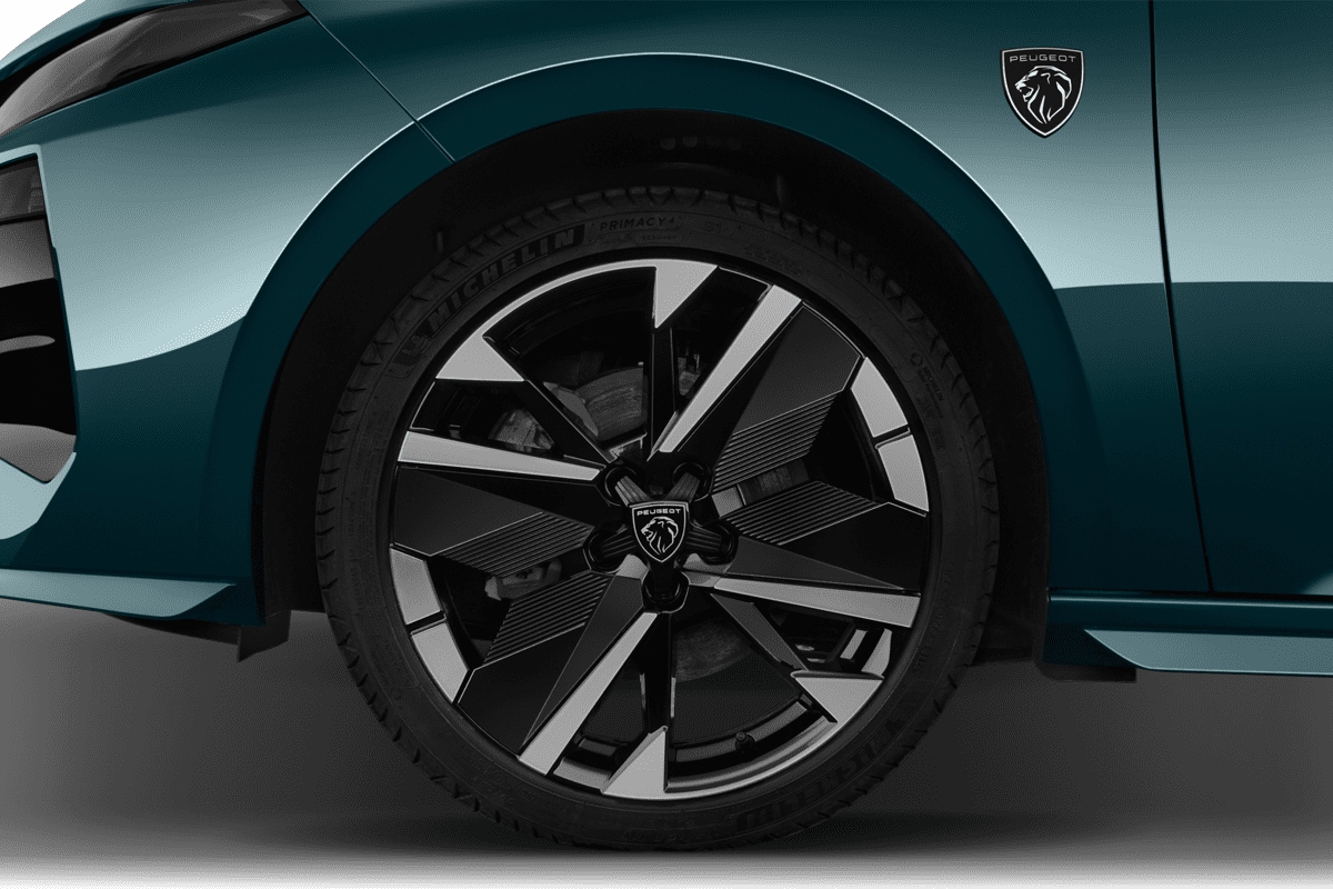 Radkappe oder Felge eines Peugeot 308 Plug-In-Hybrid