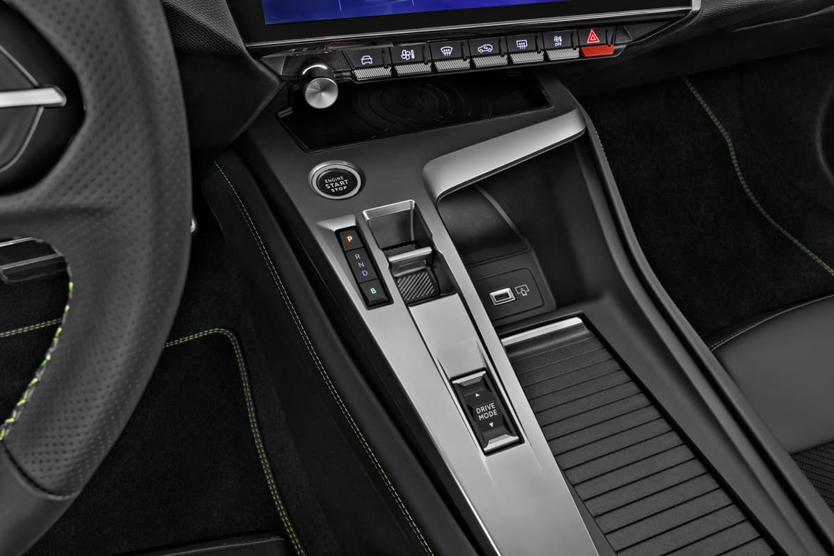 Schaltknüppel eines Peugeot 308 Plug-In-Hybrid