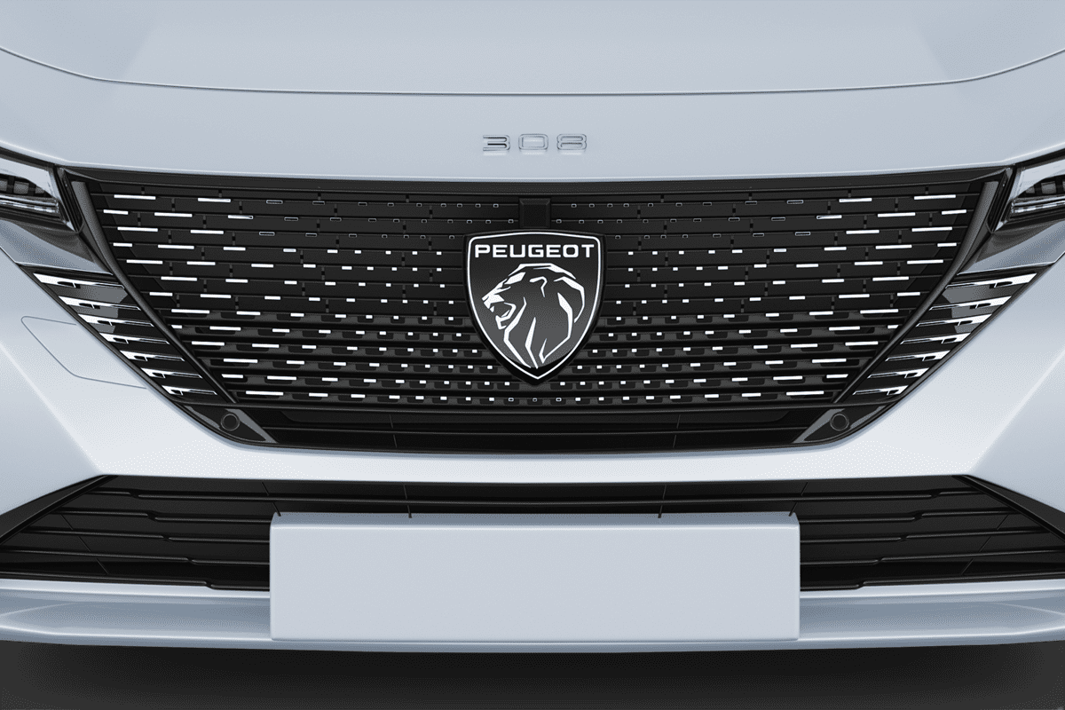 Kühlergrill eines Peugeot 308 Plug-In-Hybrid