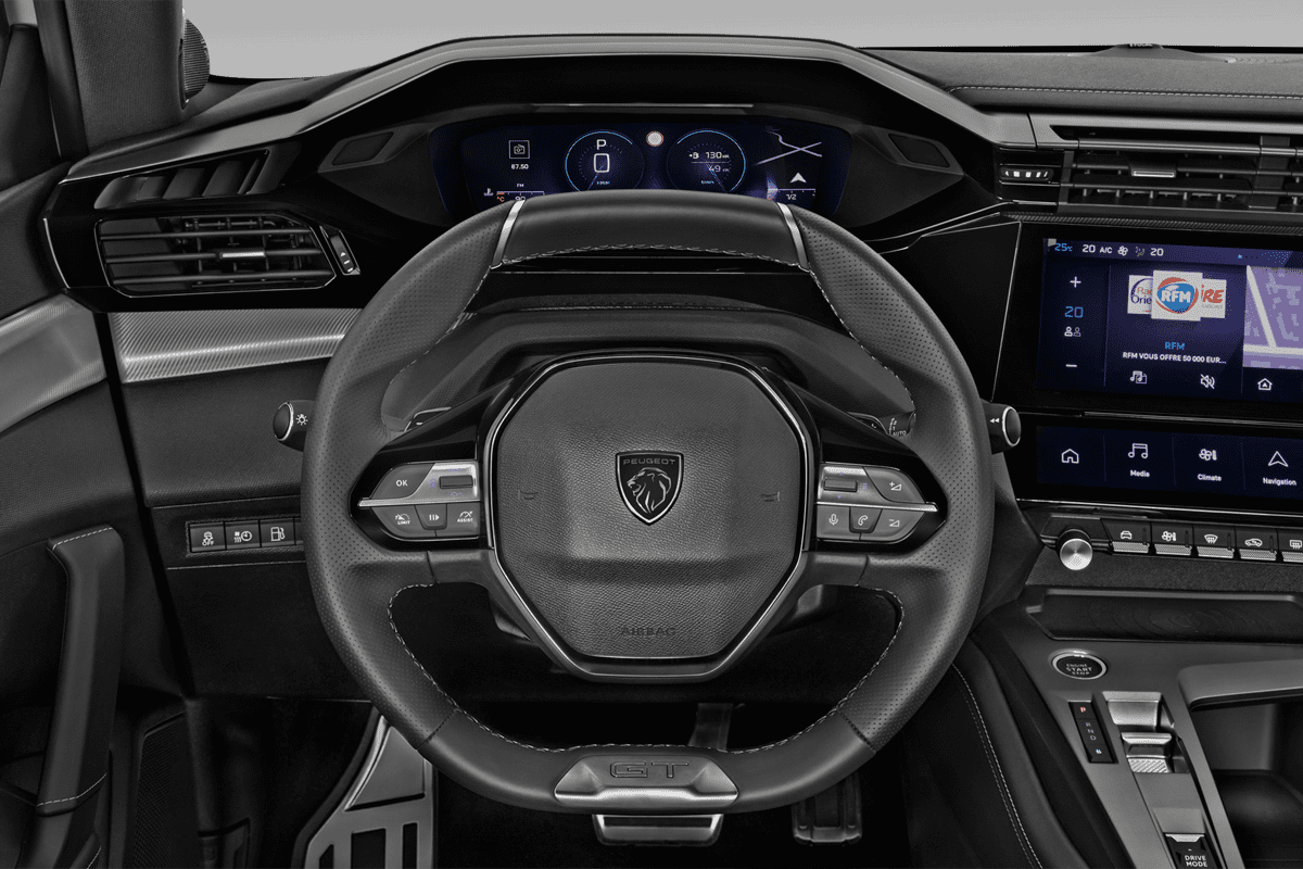 Lenkrad eines Peugeot 308 Plug-In-Hybrid