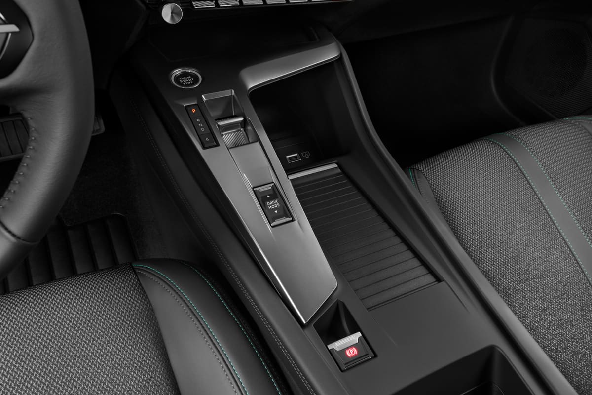 Schaltknüppel eines Peugeot 308 SW Hybrid
