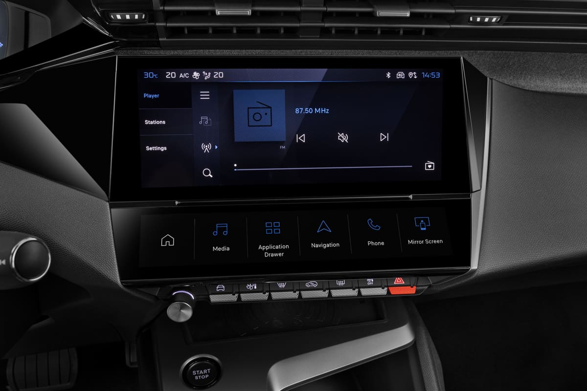 Audiosystem eines Peugeot 408 Hybrid