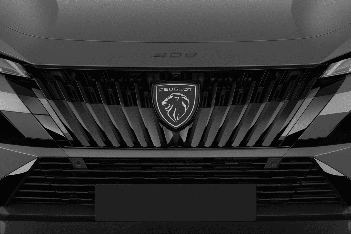 Kühlergrill eines Peugeot 408 Hybrid