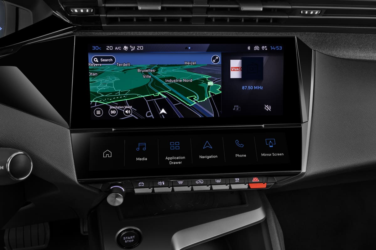 Mittelkonsole eines Peugeot 408 Hybrid