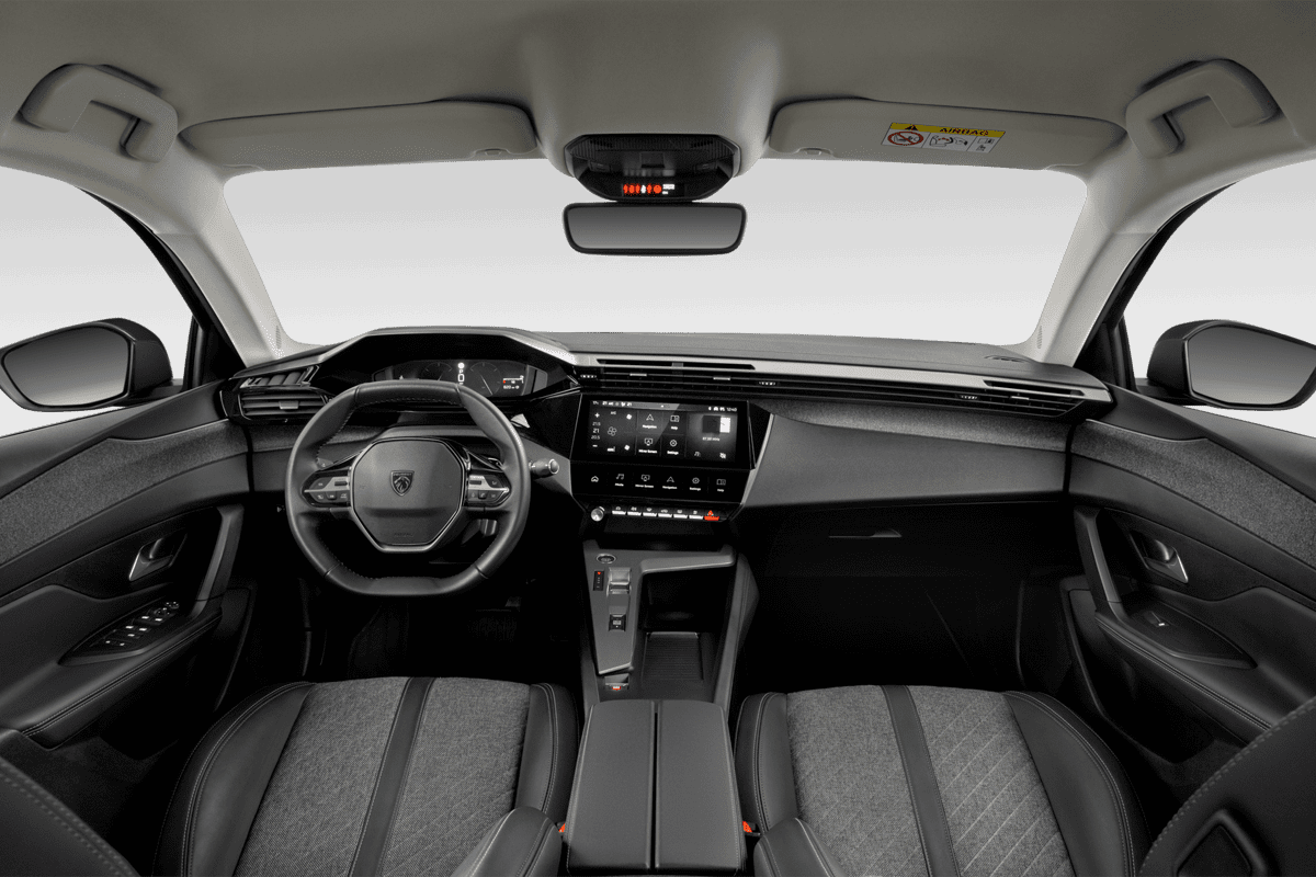 Armaturenbrett eines Peugeot 408 Hybrid