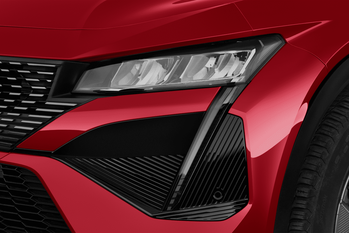 Frontscheinwerfer eines Peugeot 408 Hybrid