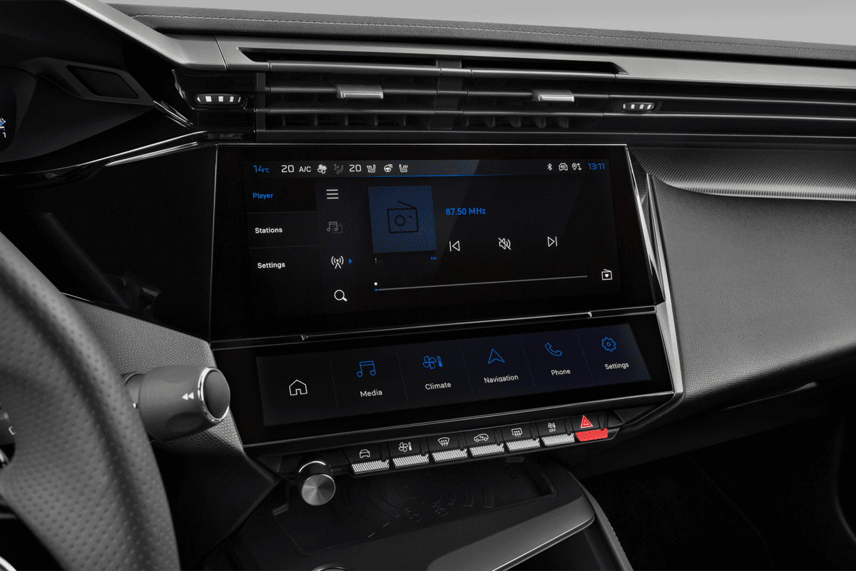Audiosystem eines Peugeot 408 Plug-in-Hybrid
