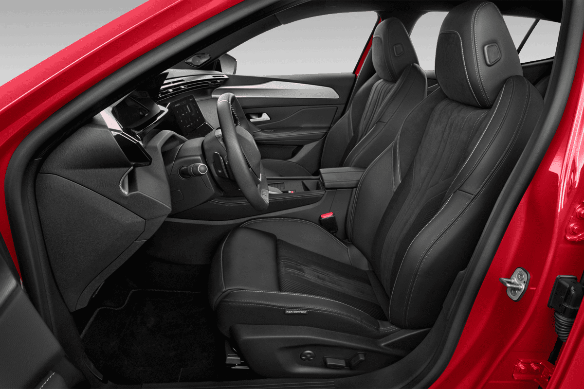 Vordersitze eines Peugeot 408 Plug-in-Hybrid