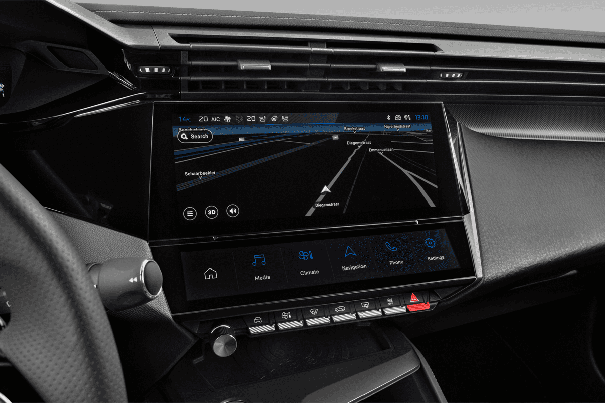 Mittelkonsole eines Peugeot 408 Plug-in-Hybrid