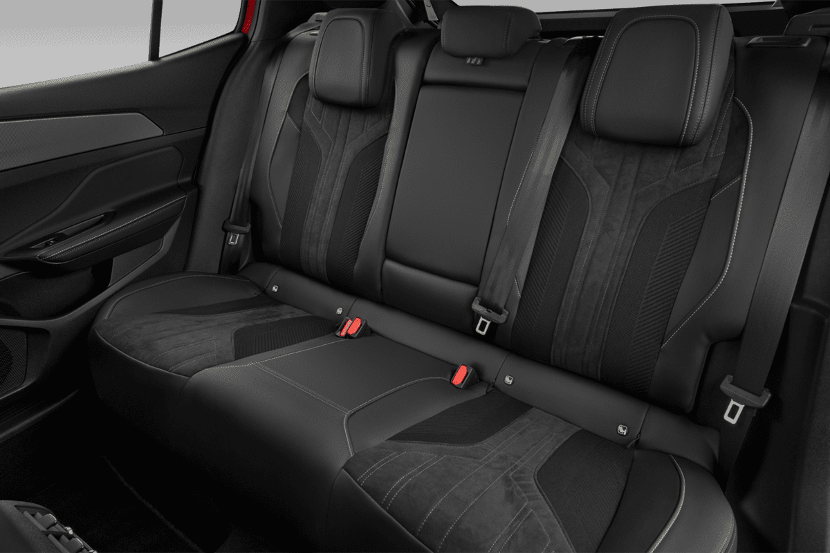 Rücksitzbank eines Peugeot 408 Plug-in-Hybrid