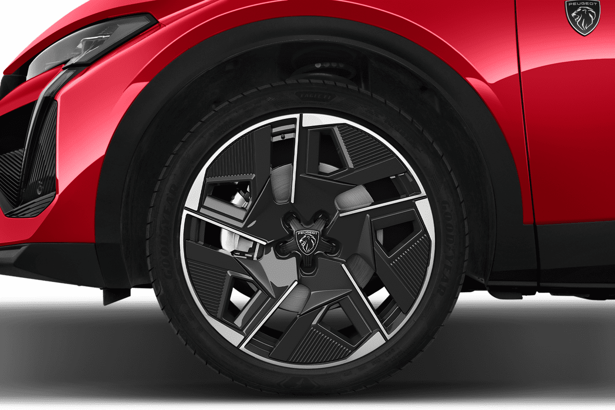 Radkappe oder Felge eines Peugeot 408 Plug-in-Hybrid