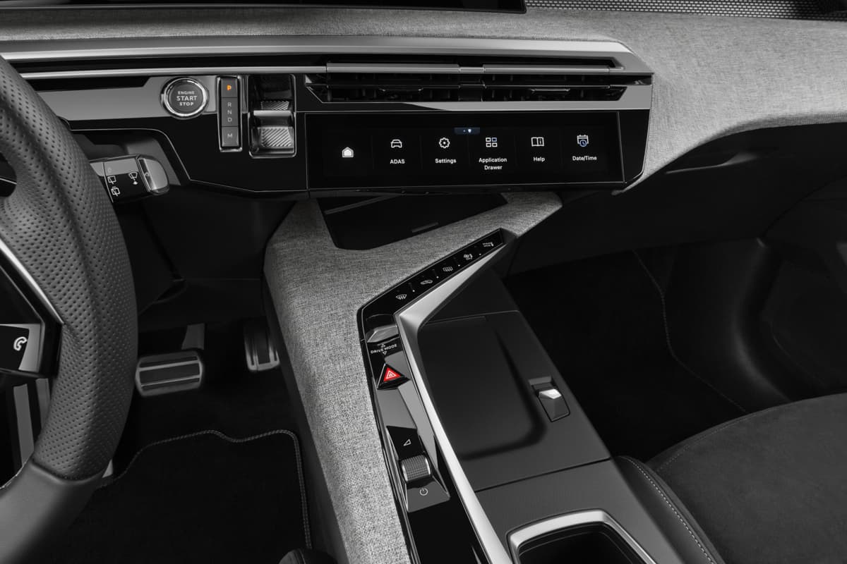 Schaltknüppel eines Peugeot 5008 Hybrid