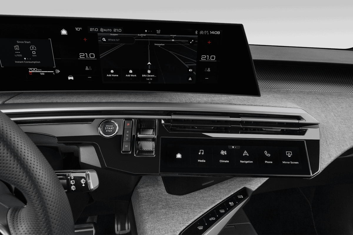 Mittelkonsole eines Peugeot 5008 Hybrid