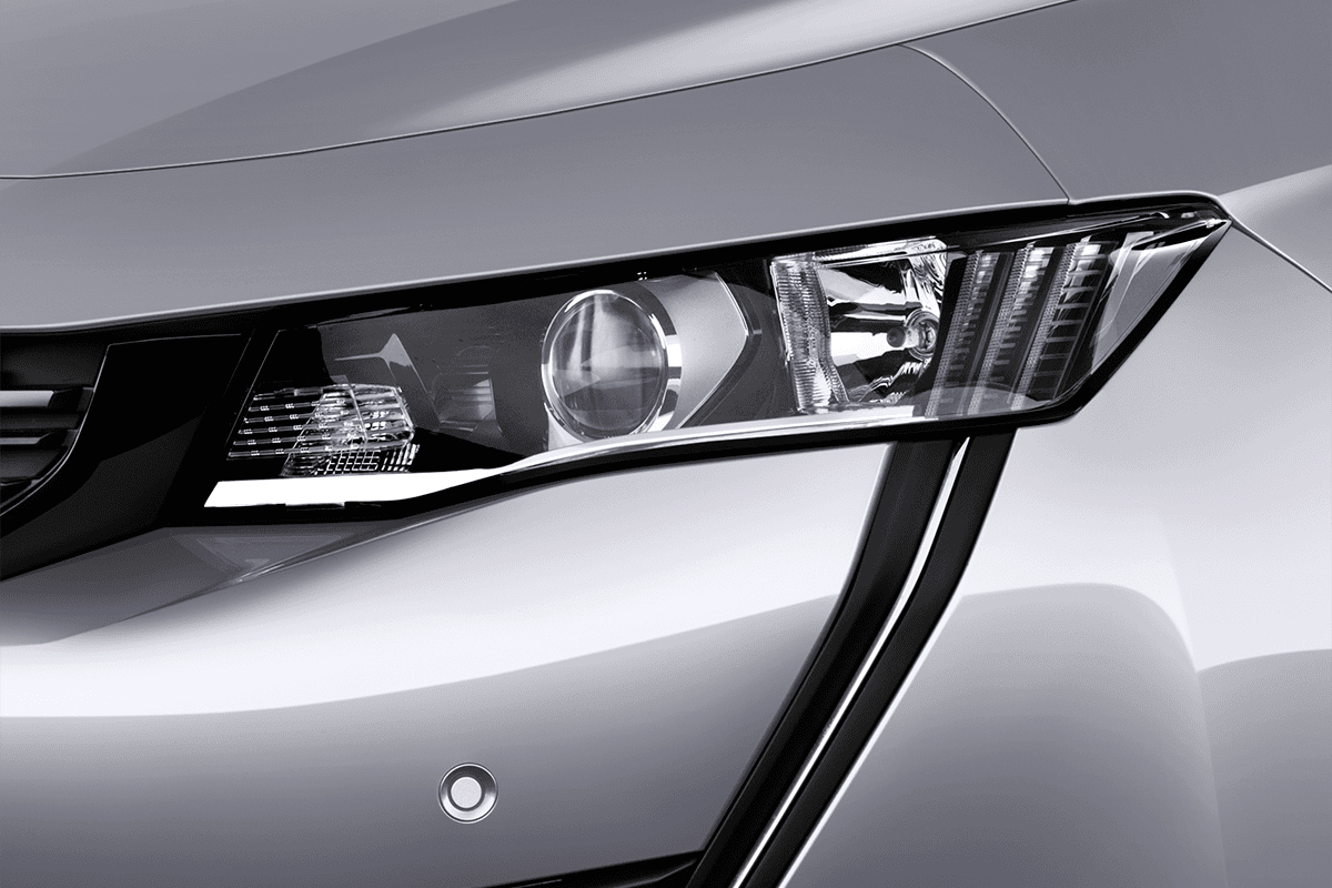 Frontscheinwerfer eines Peugeot 508 PSE