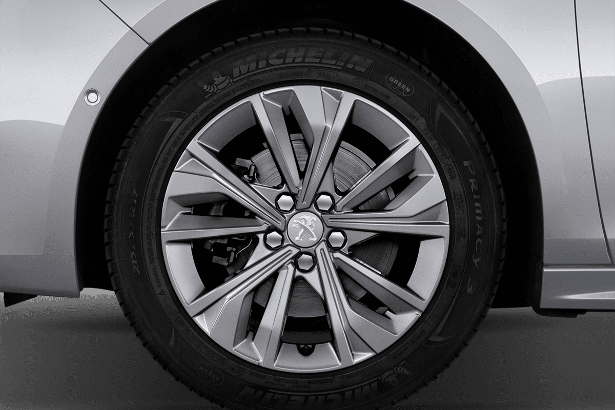 Radkappe oder Felge eines Peugeot 508 PSE