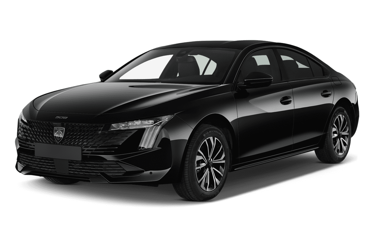 Schräge Frontansicht eines Peugeot 508 Plug-In-Hybrid, freigestellt