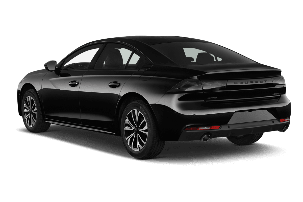 Schräge Heckansicht eines Peugeot 508, freigestellt