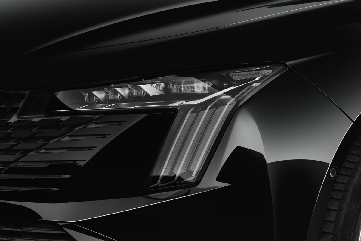 Frontscheinwerfer eines Peugeot 508