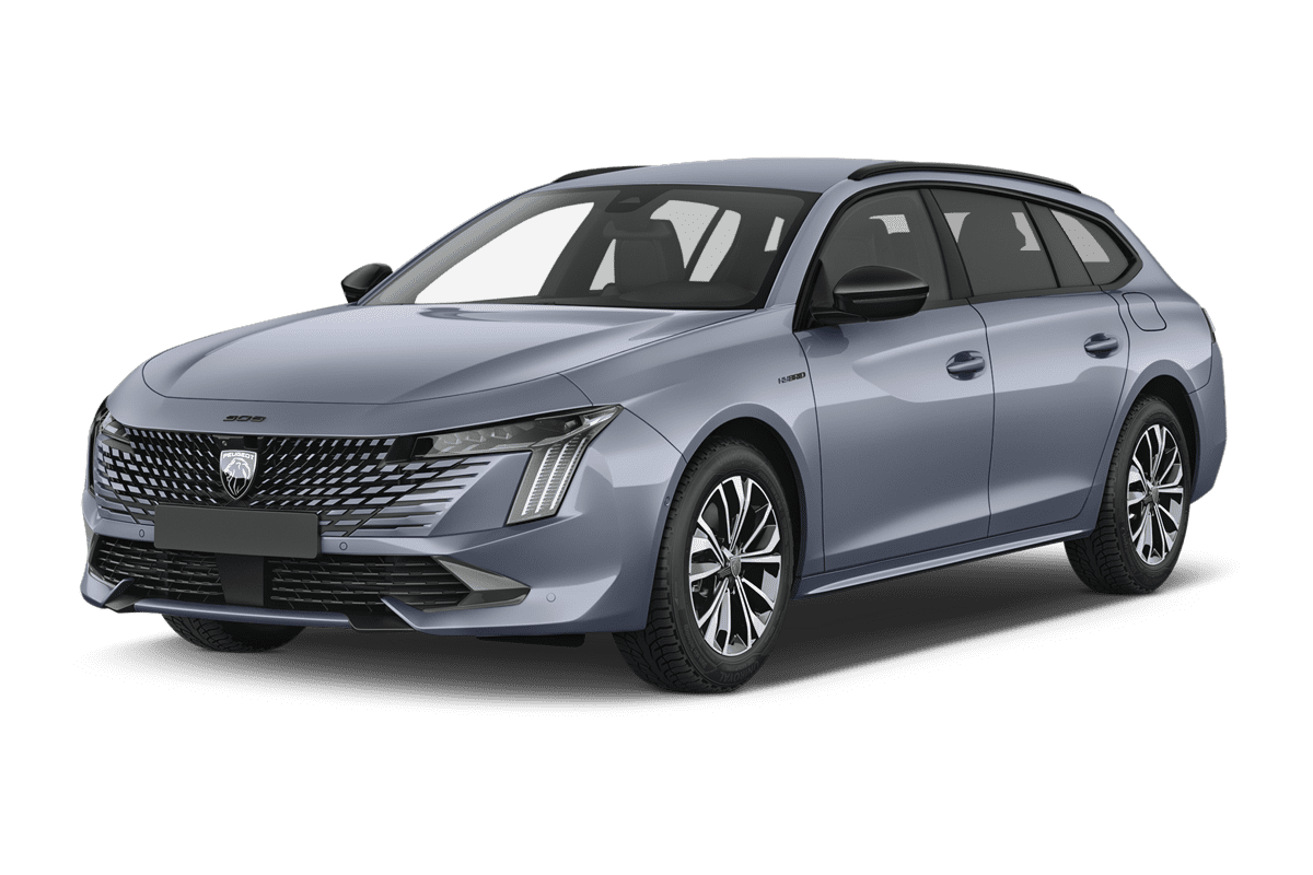 Schräge Frontansicht eines Peugeot 508 SW Plug-In-Hybrid, freigestellt