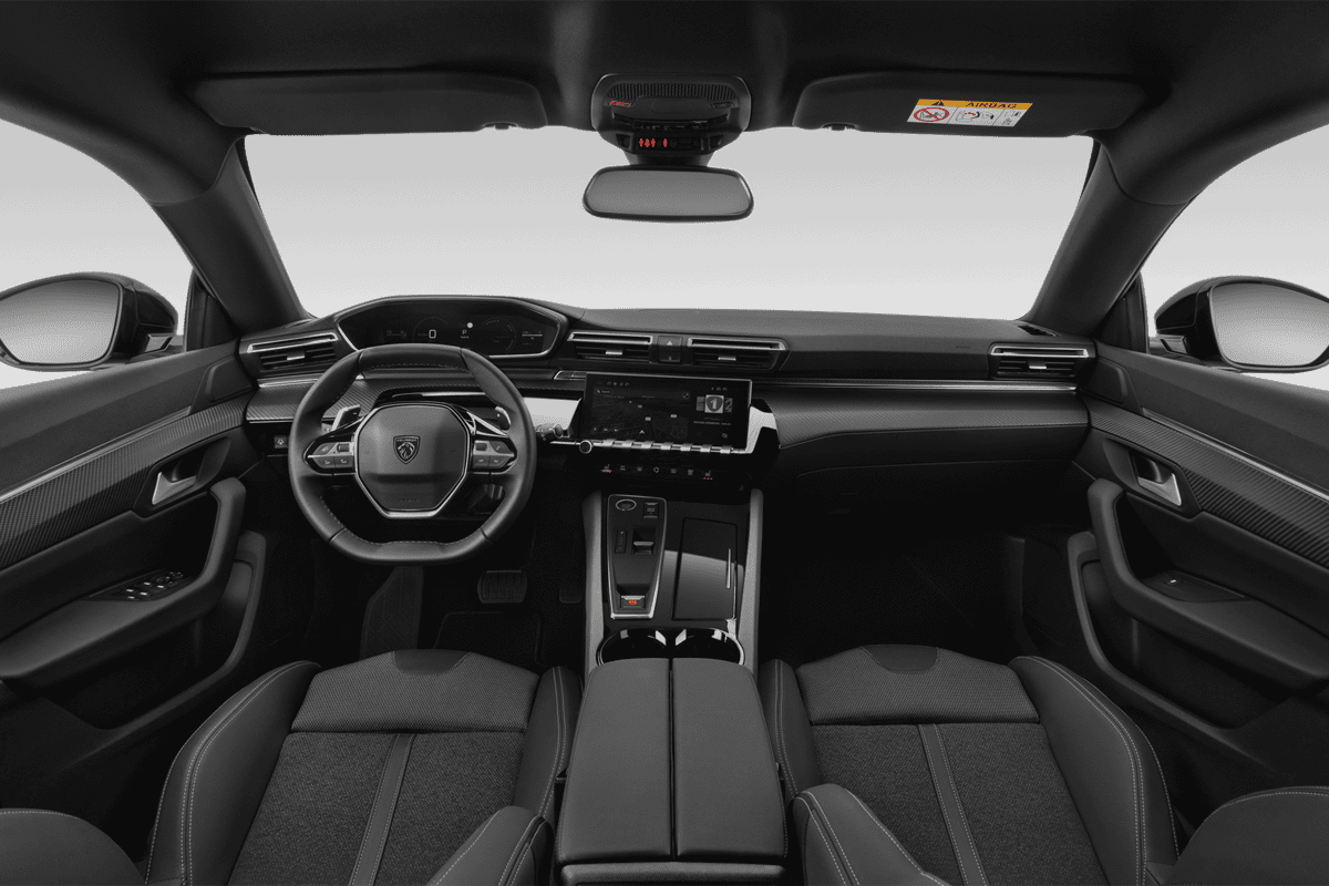 Armaturenbrett eines Peugeot 508 SW Plug-In-Hybrid