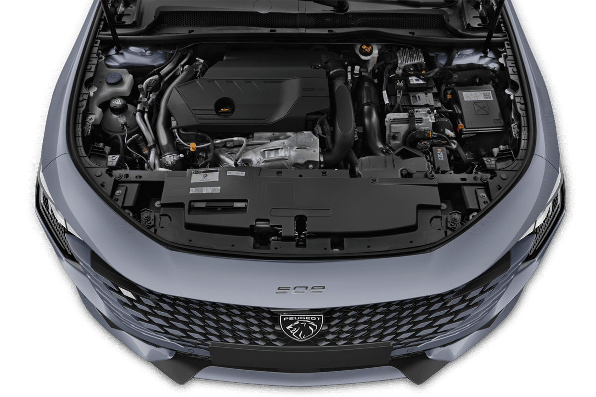Motorraum eines Peugeot 508 SW Plug-In-Hybrid