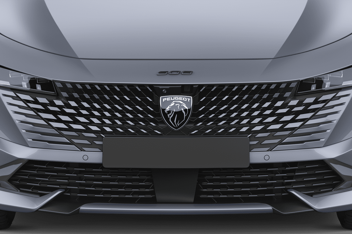 Kühlergrill eines Peugeot 508 SW Plug-In-Hybrid